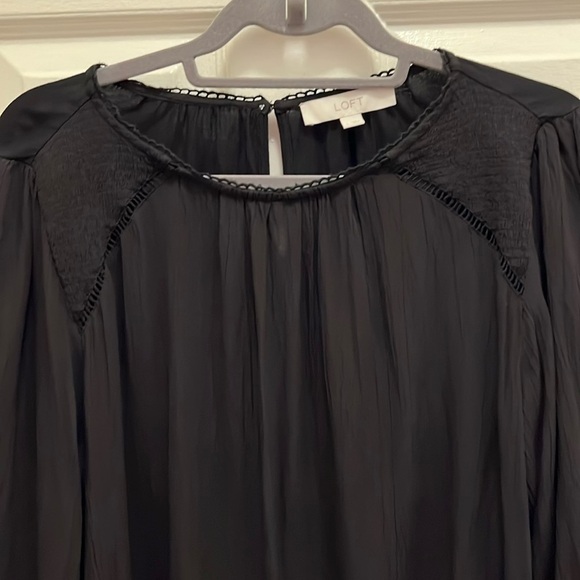 LOFT lightweight Boho style blouse. Black. Knit back. EUC! Size Large. - Picture 2 of 13